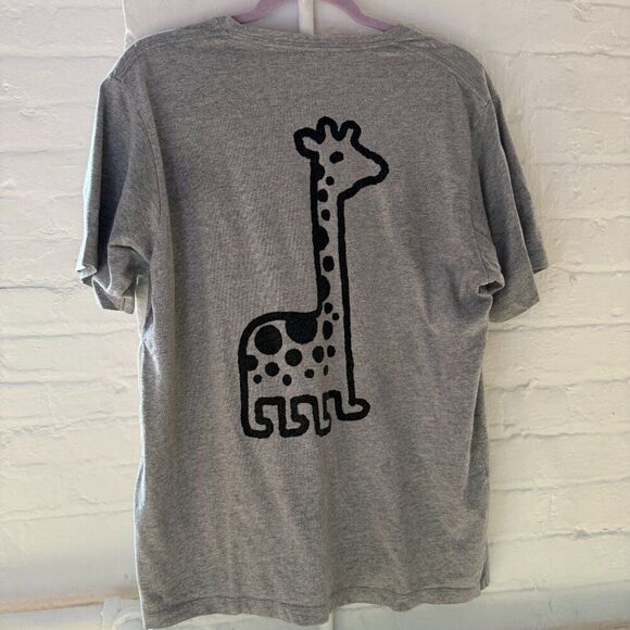 Jonathan Polan x UNIQLO Giraffe T-Shirt in Gray Unisex - Picture 2 of 3